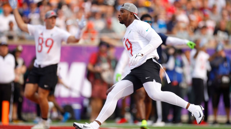 NFL Trade Rumors: Steelers Eye Jonnu Smith Trade as Dolphins