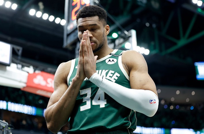 NBA Trade Rumors: Giannis Antetokounmpo's Vague Milwaukee Comment Gives Hope