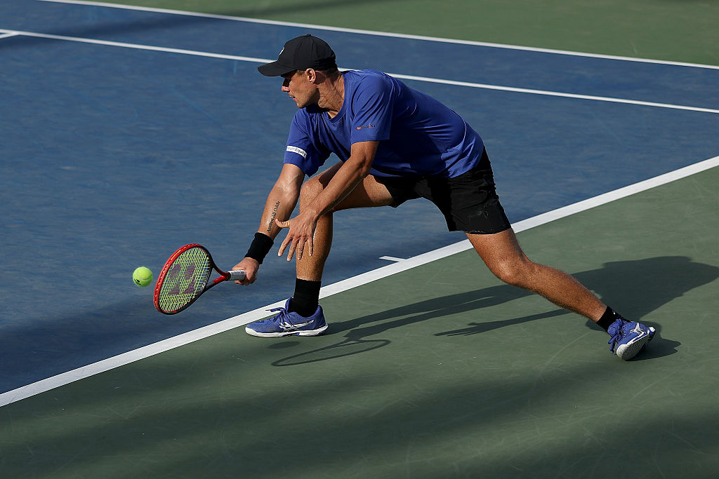 Businessman Points Public Apology After Backlash