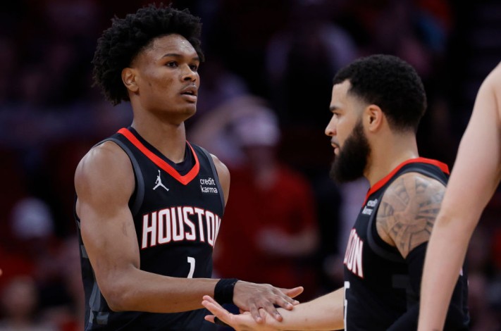 Rockets' Fred VanVleet to Miss Season Due to Torn ACL: