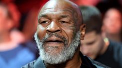 Former Heavyweight champion Mike Tyson will not face criminal charges over a fight on a plane last month