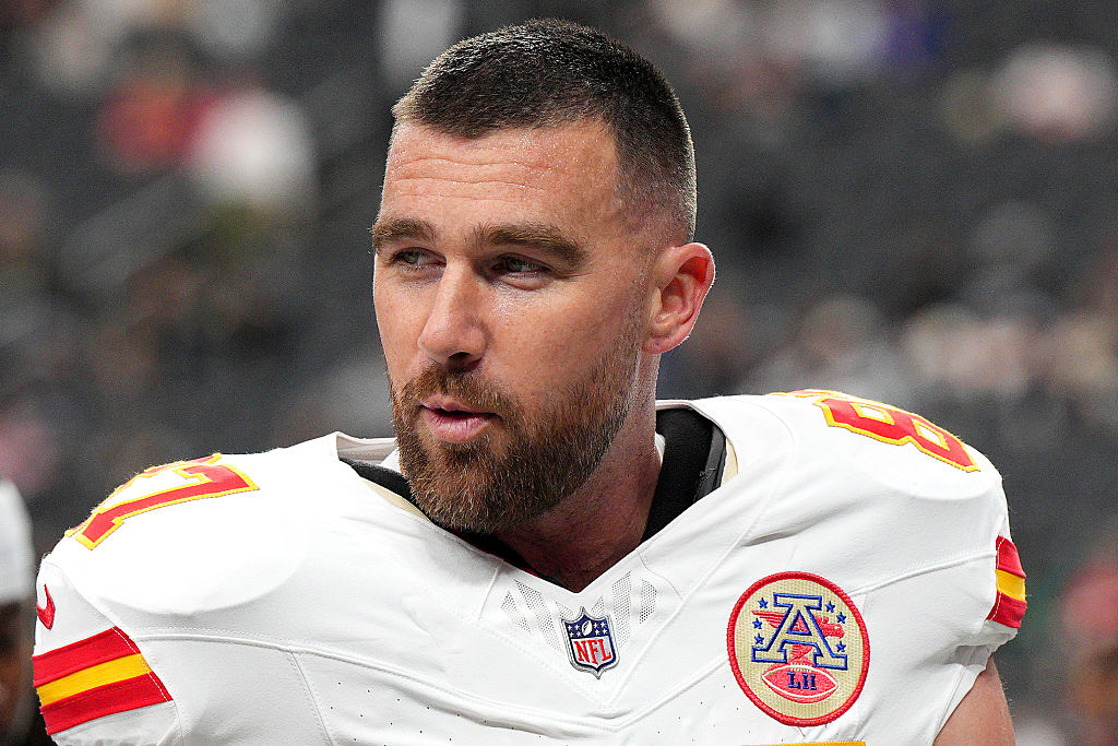 Travis Kelce Wins Over Cleveland Followers Forward of Postponed Guardians Look