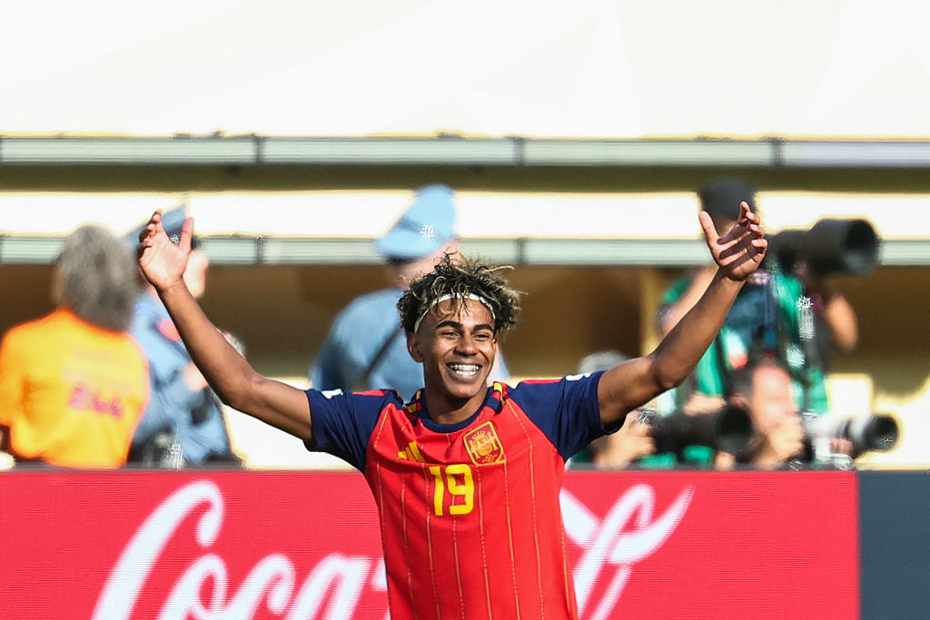 Lamine Yamal Pokes Enjoyable at Leandro Paredes Throughout Spain’s World Cup Parade