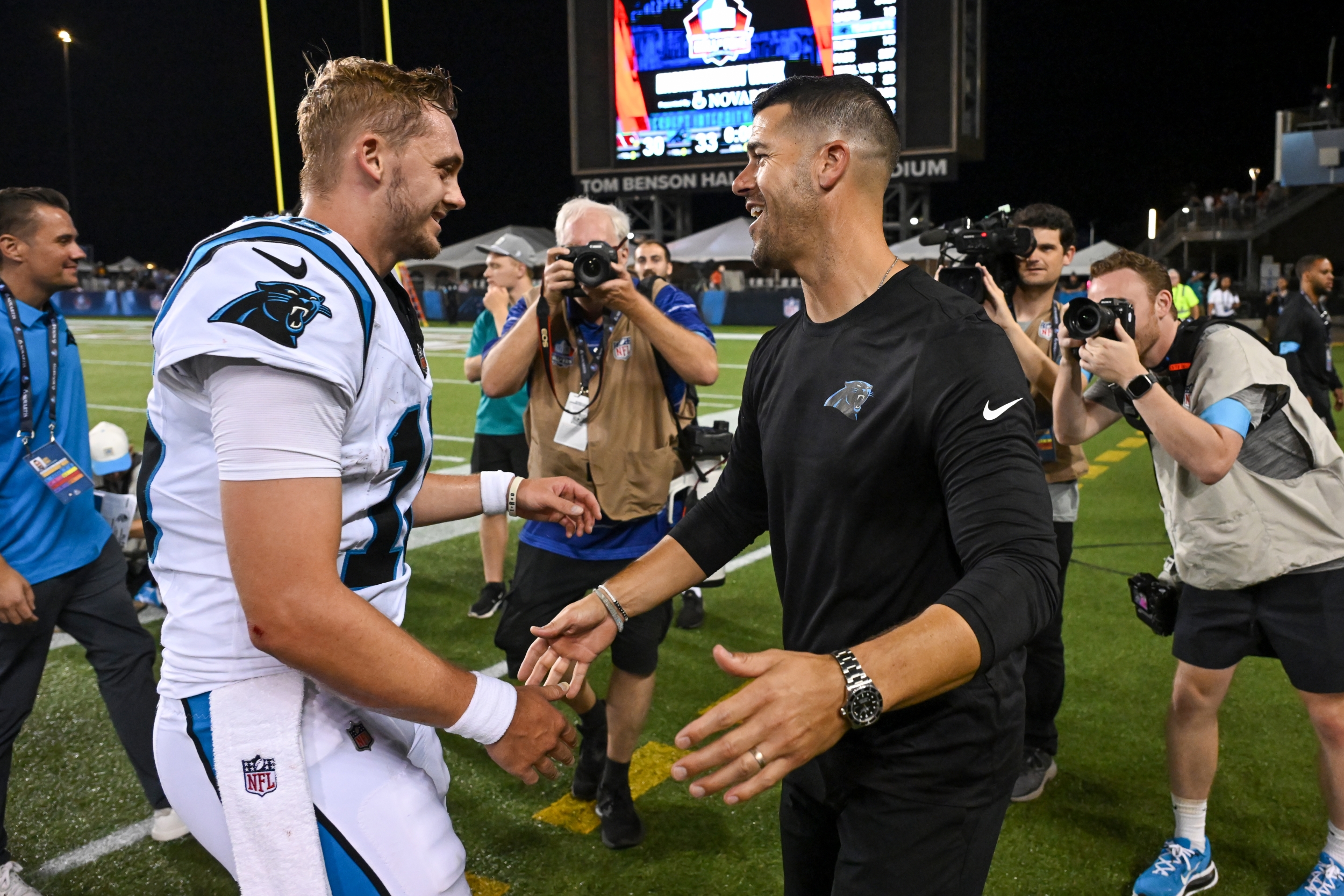 NFL Preseason Kicks Off as Panthers High Cardinals 33–30 on Final-Second King Scramble