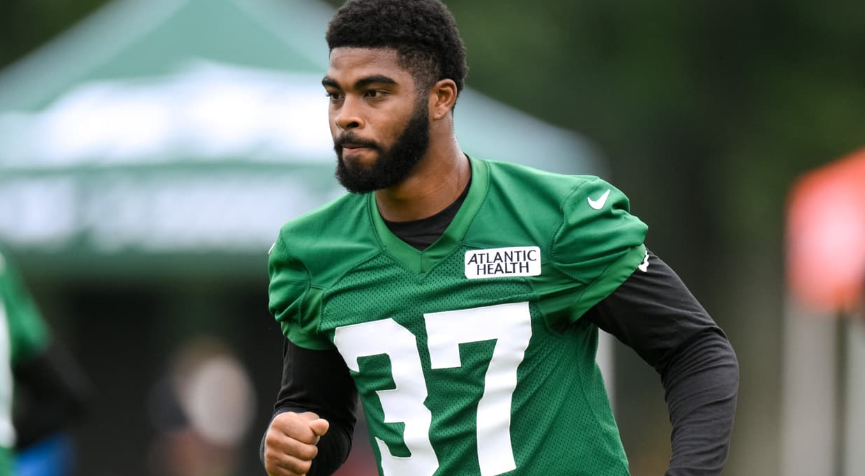 Jets’ Qwan’tez Stiggers Hospitalized After Collapsing Throughout Heated Observe