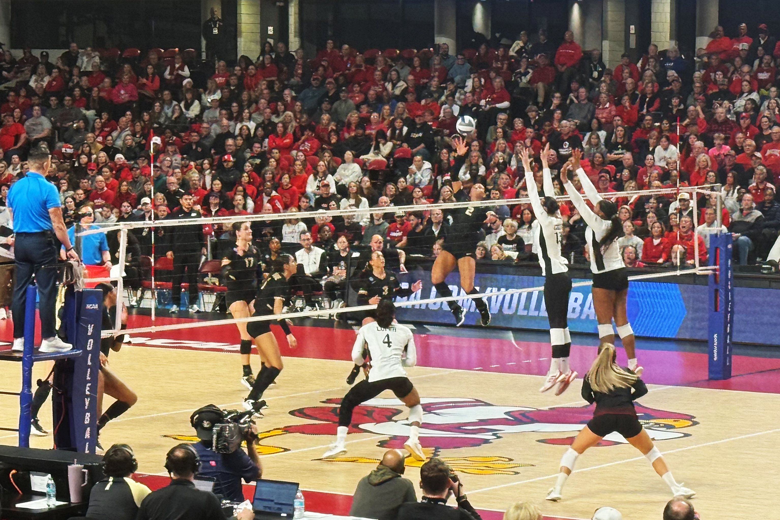 2026 NCAA Division I Ladies's Volleyball's First Full Weekend: The place Watch in Individual Close to You