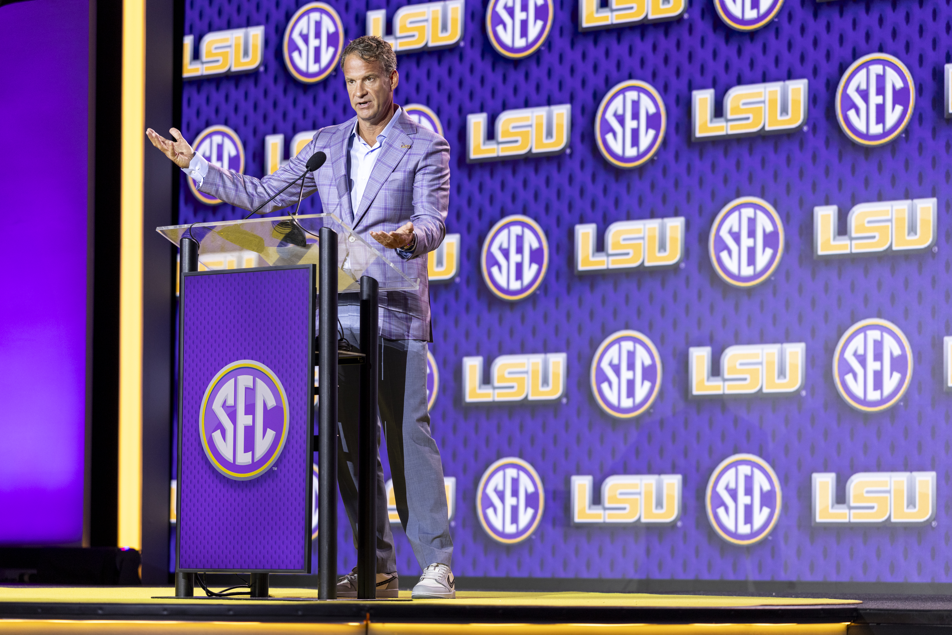 Big Ten Bars NFL Gamers; SEC Provides NBA, WNBA to Ban