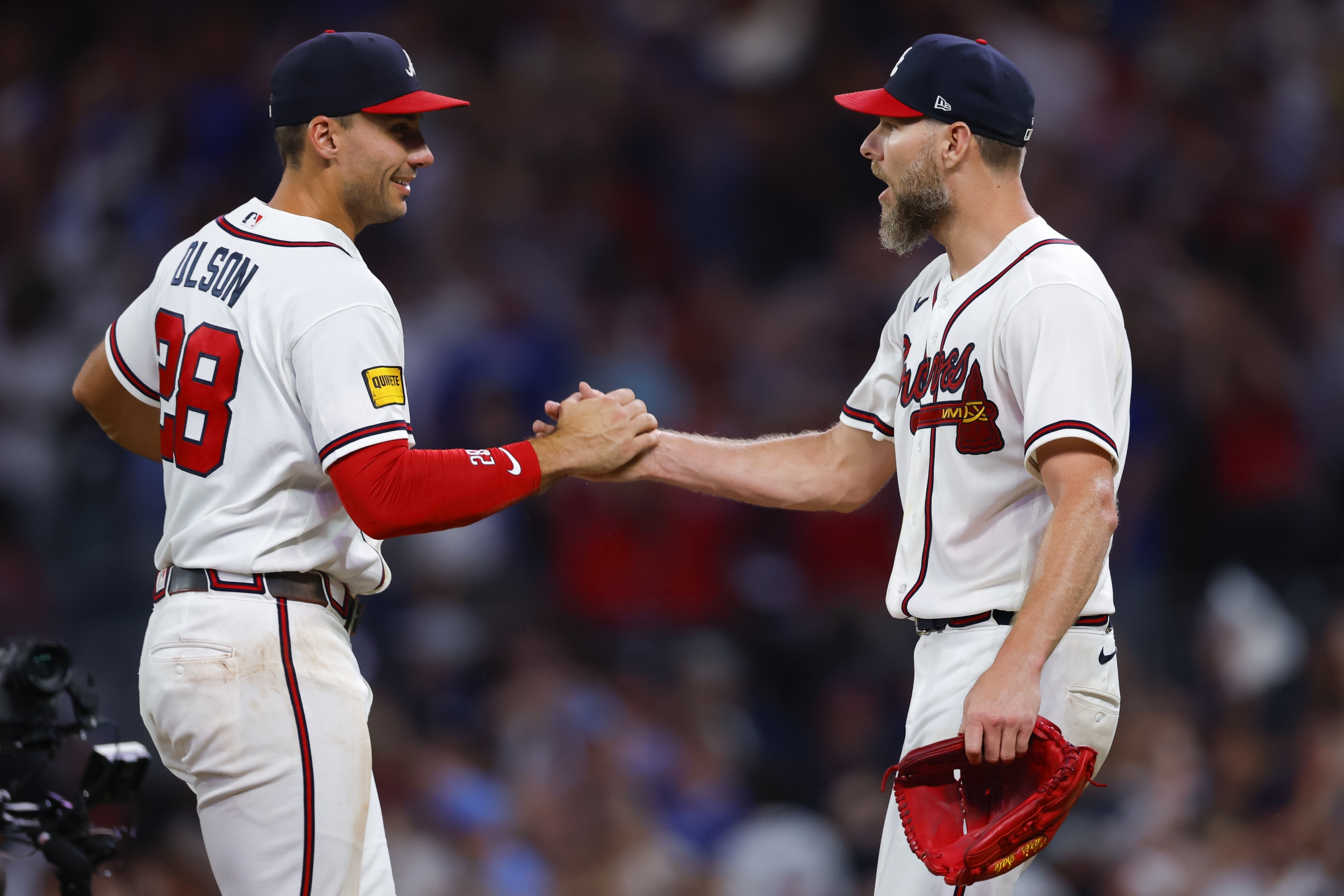 Chris Sale tops 100 mph and throws complete-game shutout as Braves sweep defending champion Dodgers 1-0
