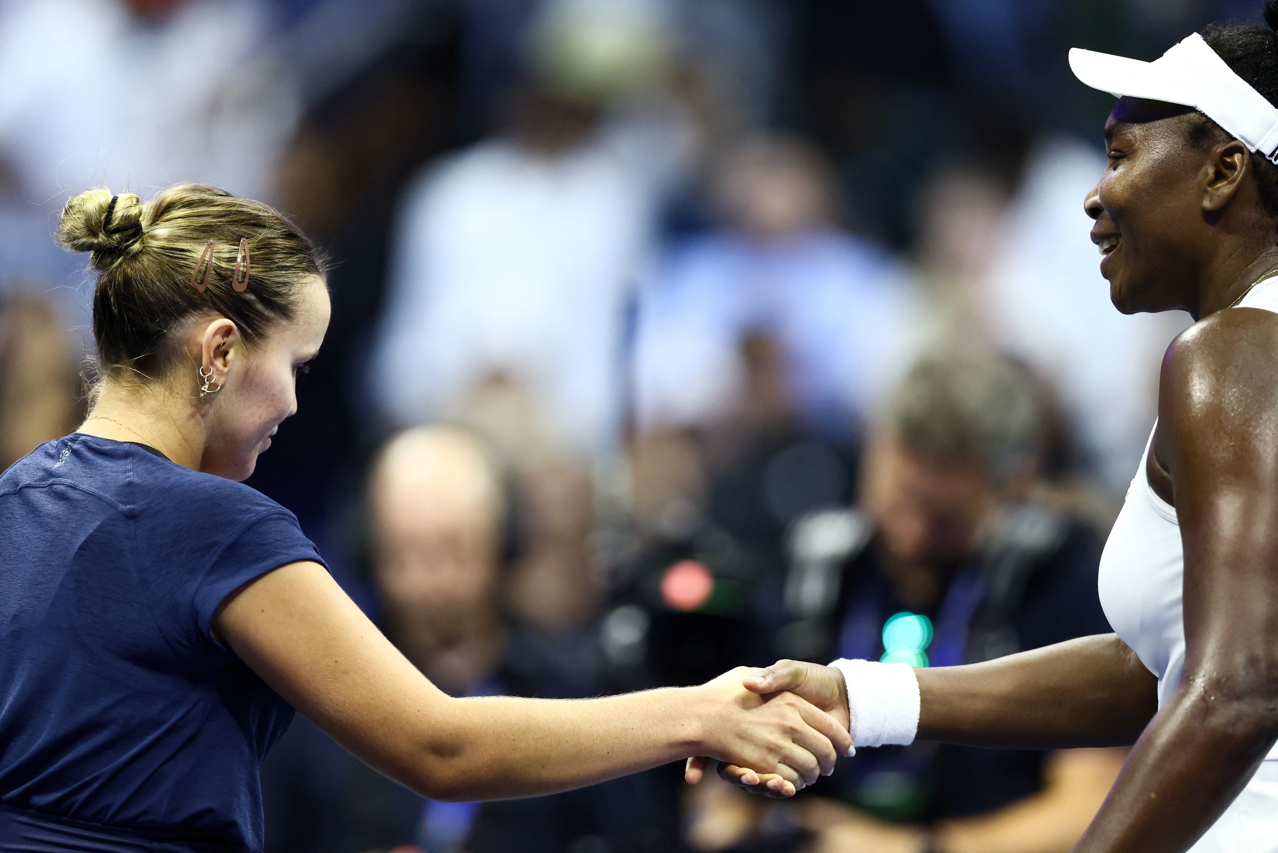 Venus Williams Loses US Open First-Spherical Singles Match in Early Morning Hours, Nonetheless Dwell in Doubles with Serena