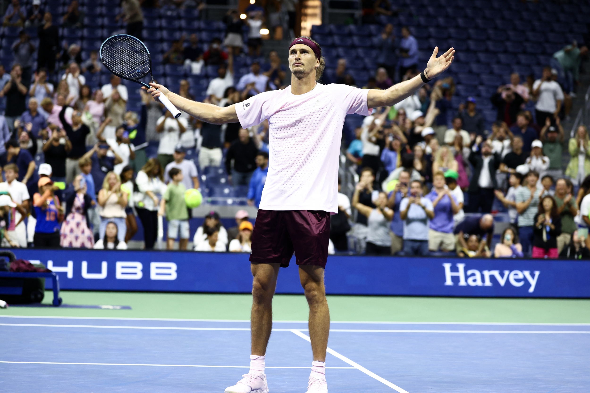 Zverev Outlasts Sonego in Nearly 5-Hour US Open Marathon