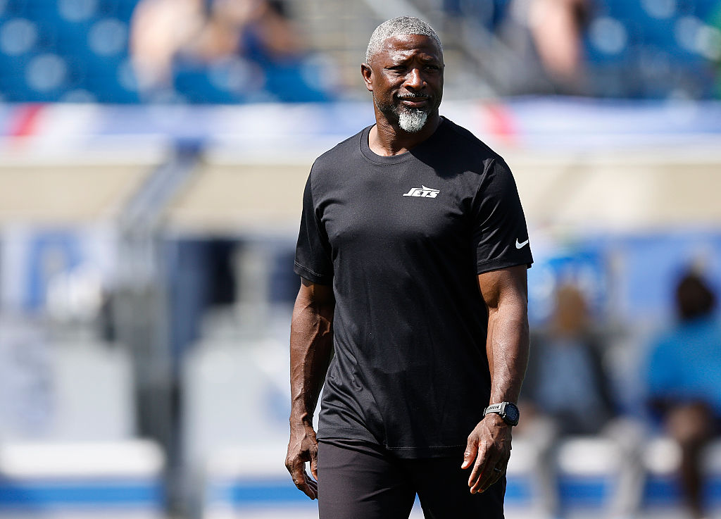Aaron Glenn and Jets Begin 2026 With Essential Win Over Titans