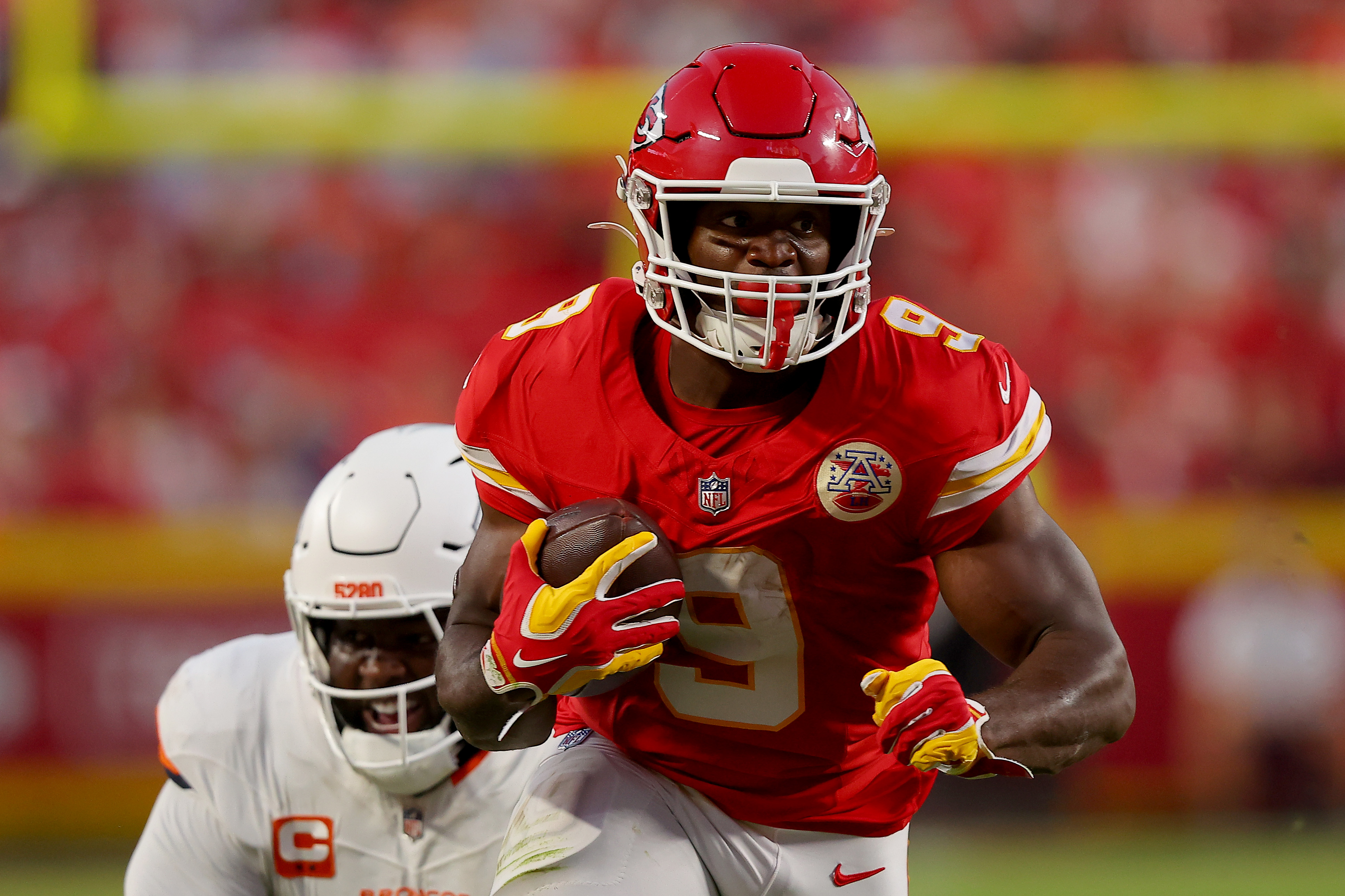 Kenneth Walker III Runs Wild as Chiefs Rout Broncos 31-10 in Patrick Mahomes’ Return on Monday Night time Soccer