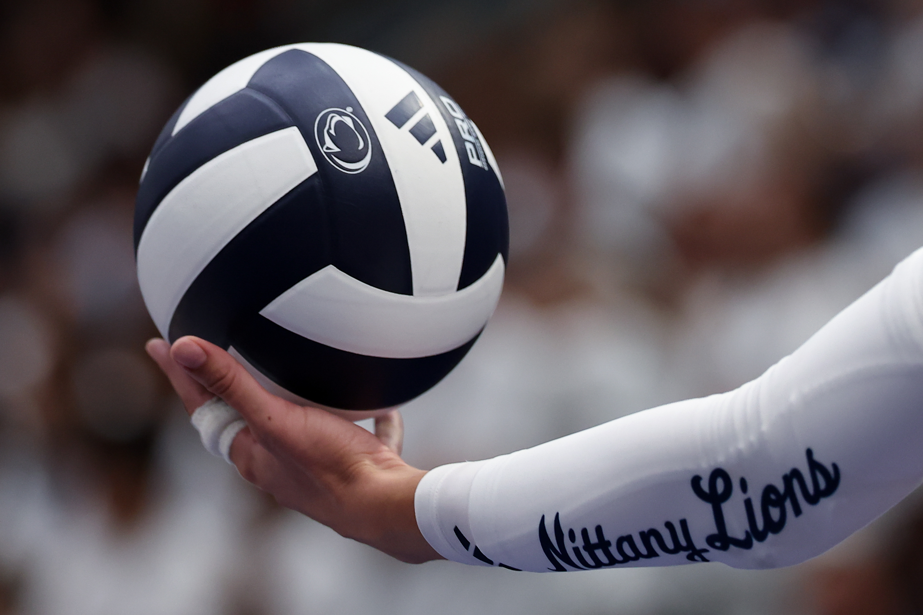 No. 7 Texas Rallies at No. 13 Tennessee as AVCA Top 25 Navigates Opening Conference Week