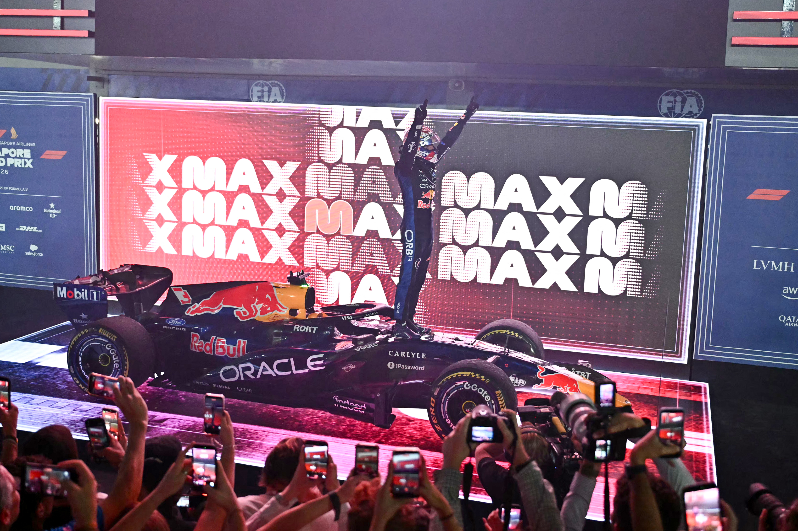 Verstappen Climbs to Fourth as Antonelli Extends His Championship Lead in Singapore