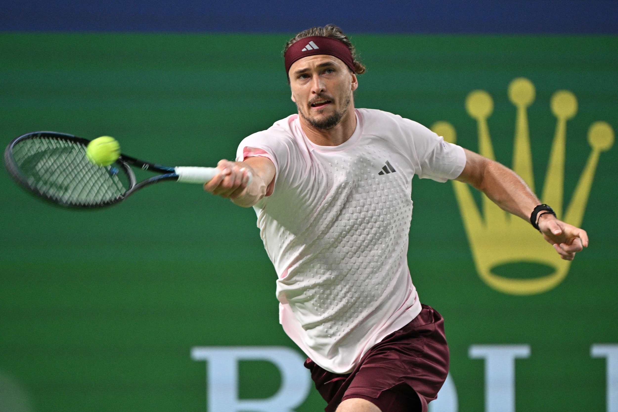 Zverev Advances to Shanghai Semifinal with Break-Level Ruthlessness Towards De Minaur