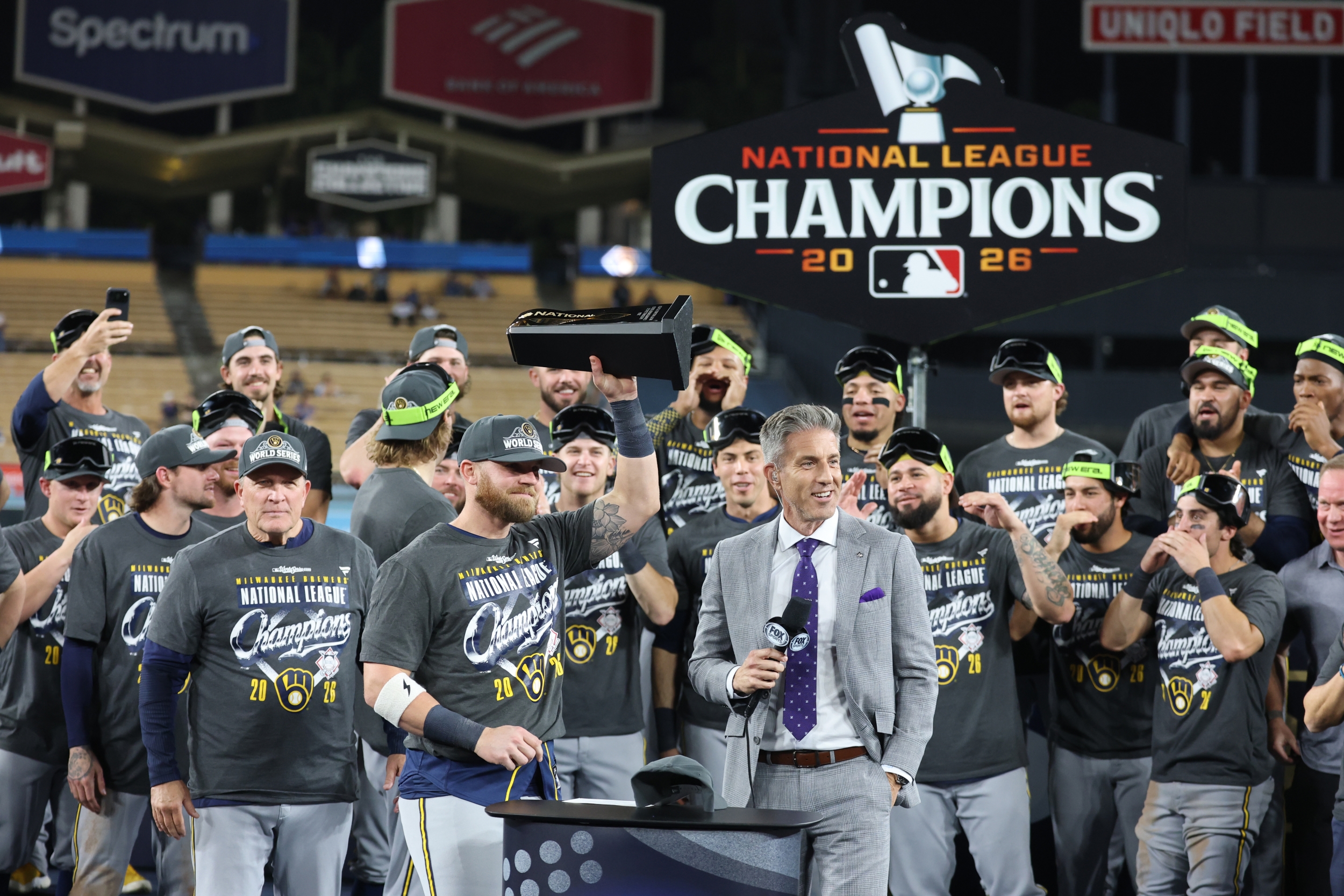 Brewers advance to World Collection; Guardians take Game 3 to steer Rays 2-1