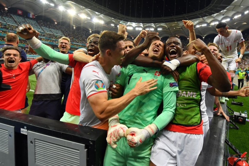 Swiss players celebrate win against France