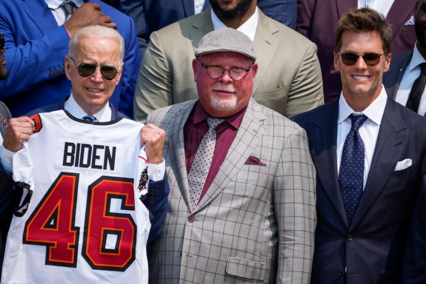 Tom Brady Makes Jokes About Donald Trump in Tampa Bay Buccaneers' Visit to White House