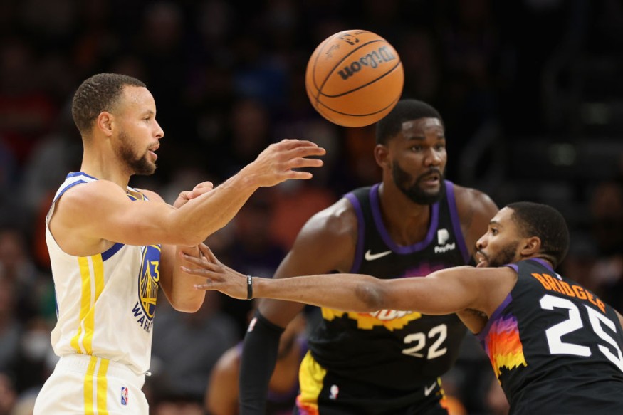 Suns Edge Past Warriors to Extend Winning Streak to 17 Games; Devin Booker Injures Hamstring