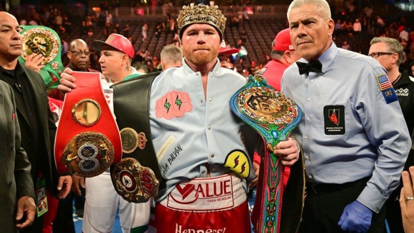 Canelo Alvarez - TOPSHOT-BOX-USA-SUPERMIDDLE-ALVAREZ-GOLOVKIN