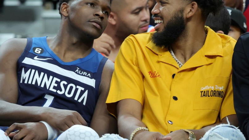 Minnesota Timberwolves v Los Angeles Lakers