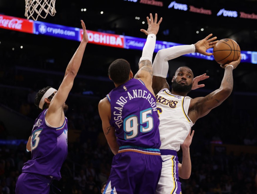 Utah Jazz v Los Angeles Lakers