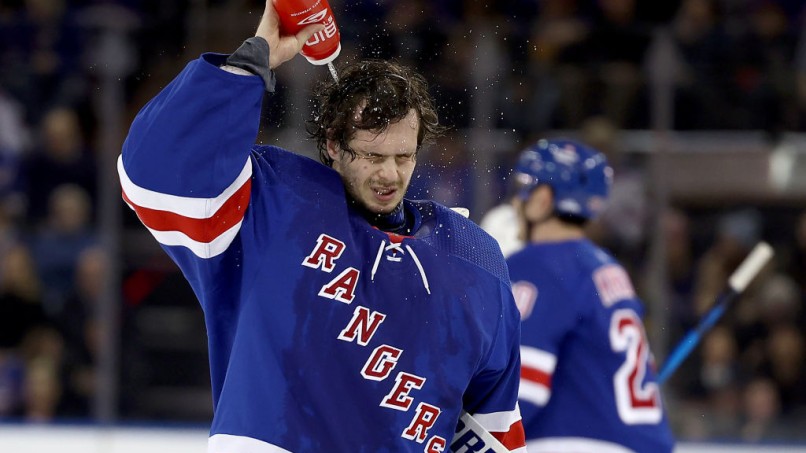 Vancouver Canucks v New York Rangers